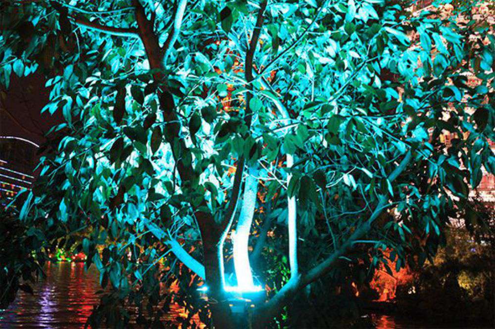 S36沙龙会照明的RGB投光灯用在海内景观亮化项目